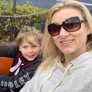 Meet your Posher, Whitney